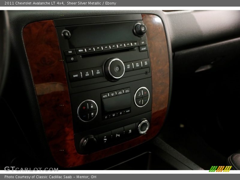 Sheer Silver Metallic / Ebony 2011 Chevrolet Avalanche LT 4x4