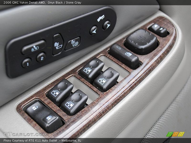 Onyx Black / Stone Gray 2006 GMC Yukon Denali AWD
