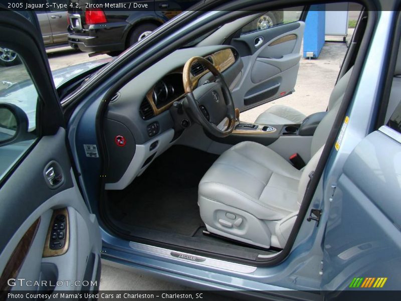 Zircon Metallic / Dove 2005 Jaguar S-Type 4.2