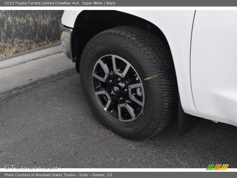 Super White / Black 2019 Toyota Tundra Limited CrewMax 4x4