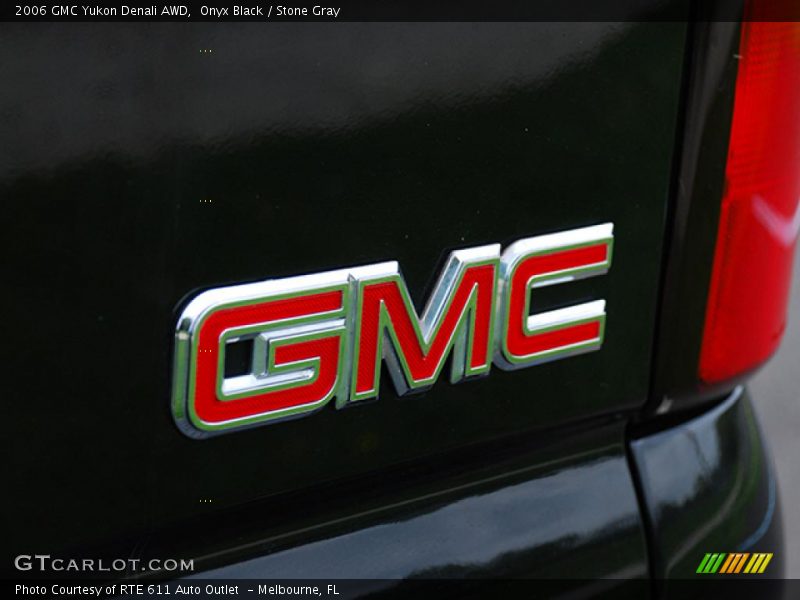 Onyx Black / Stone Gray 2006 GMC Yukon Denali AWD
