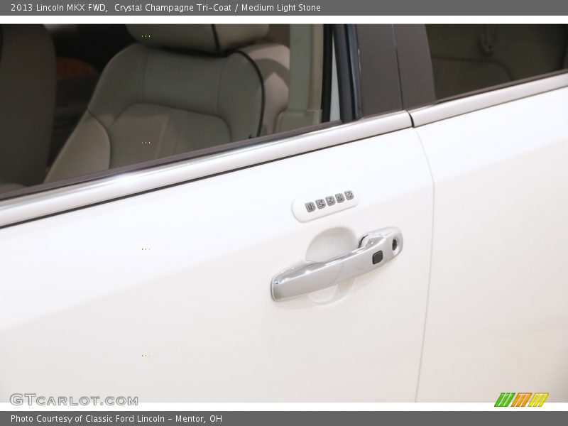 Crystal Champagne Tri-Coat / Medium Light Stone 2013 Lincoln MKX FWD