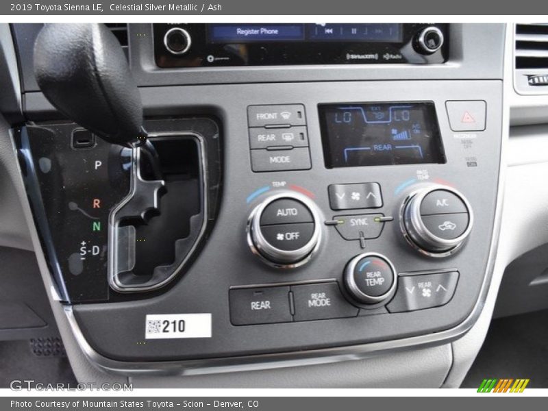 Controls of 2019 Sienna LE