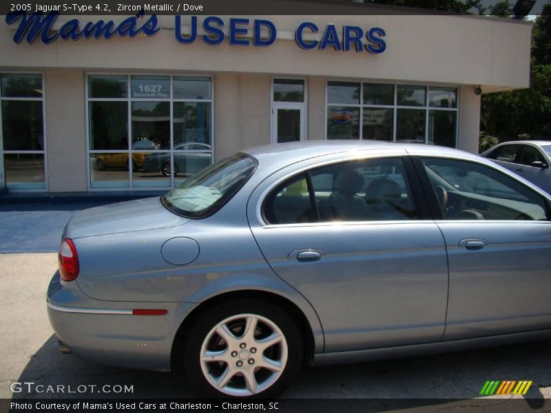 Zircon Metallic / Dove 2005 Jaguar S-Type 4.2