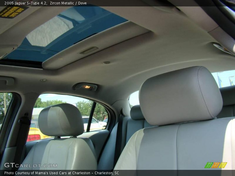 Zircon Metallic / Dove 2005 Jaguar S-Type 4.2