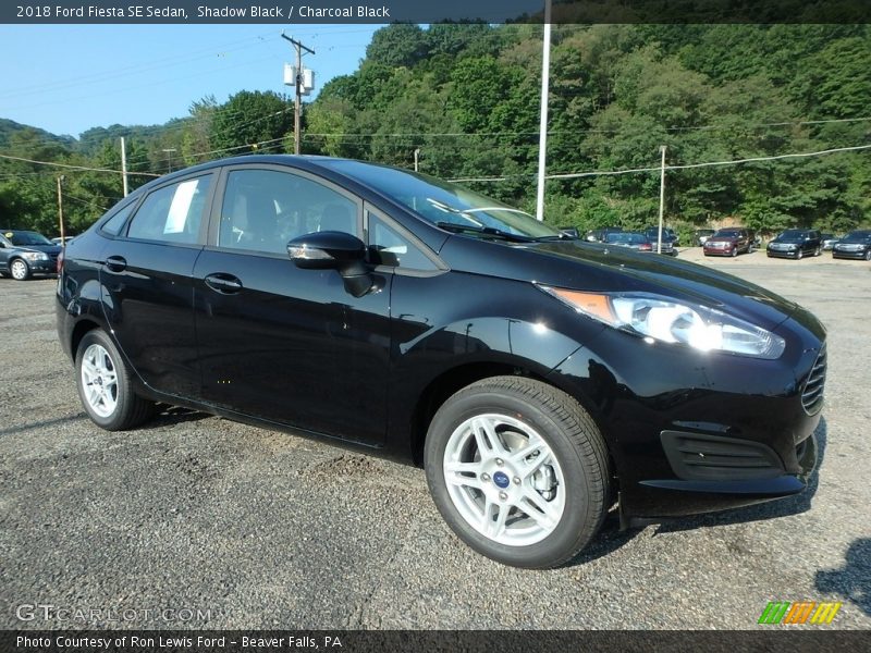 Front 3/4 View of 2018 Fiesta SE Sedan