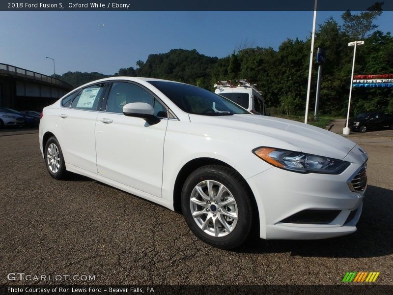 Front 3/4 View of 2018 Fusion S