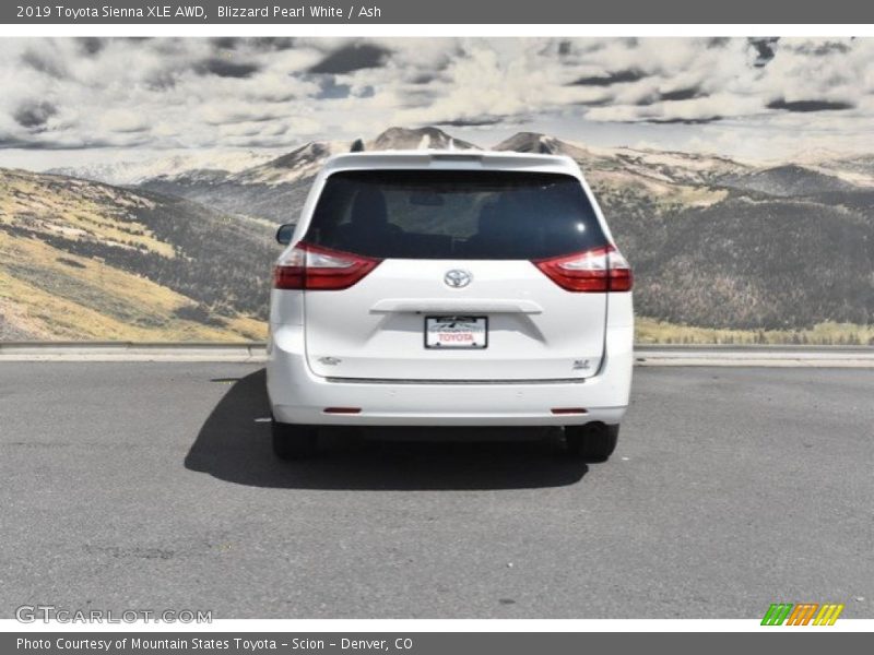 Blizzard Pearl White / Ash 2019 Toyota Sienna XLE AWD