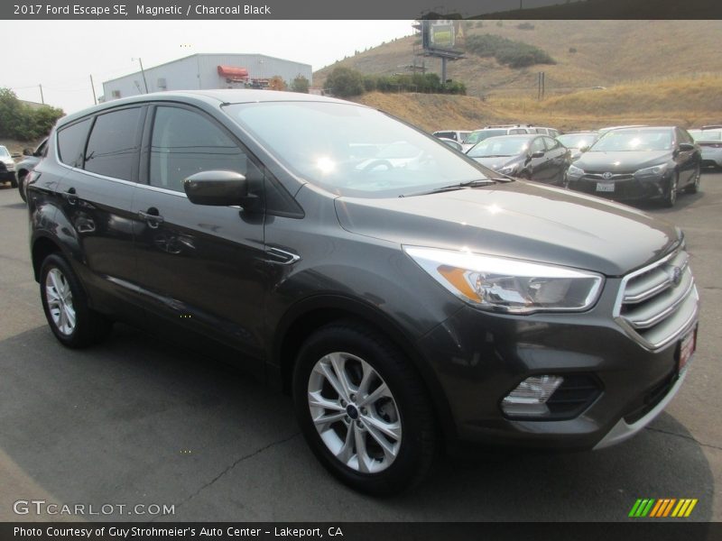 Magnetic / Charcoal Black 2017 Ford Escape SE