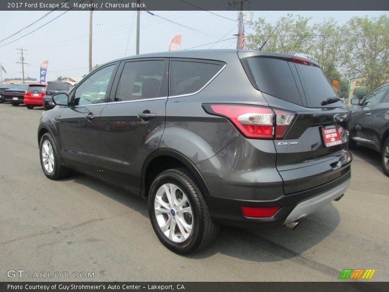 Magnetic / Charcoal Black 2017 Ford Escape SE