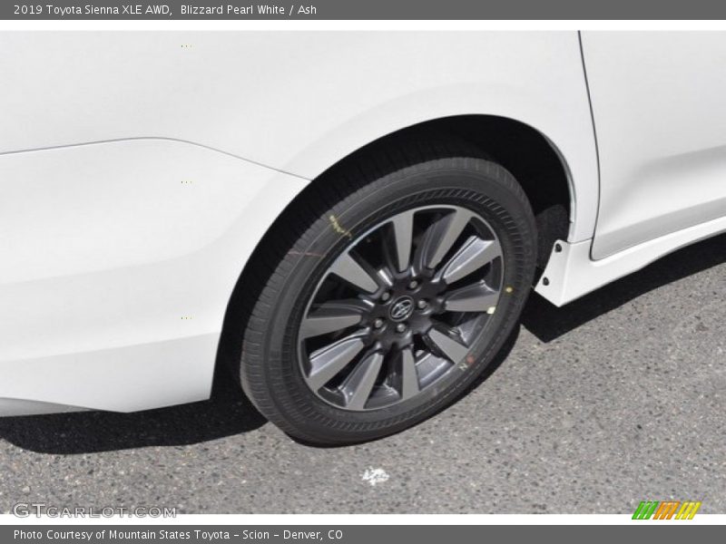 Blizzard Pearl White / Ash 2019 Toyota Sienna XLE AWD