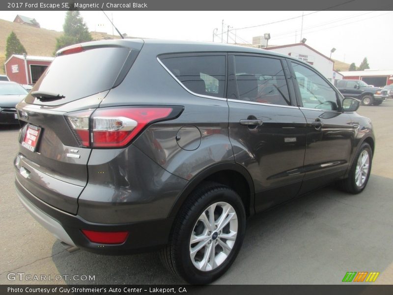 Magnetic / Charcoal Black 2017 Ford Escape SE