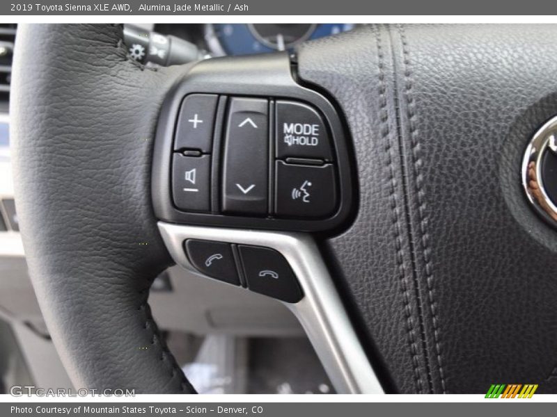  2019 Sienna XLE AWD Steering Wheel