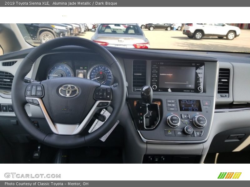 Alumina Jade Metallic / Dark Bisque 2019 Toyota Sienna XLE