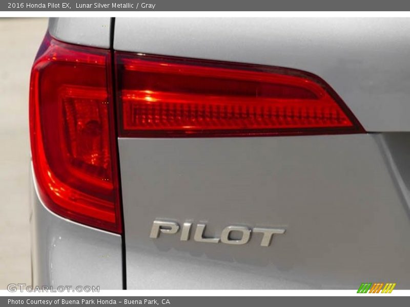 Lunar Silver Metallic / Gray 2016 Honda Pilot EX