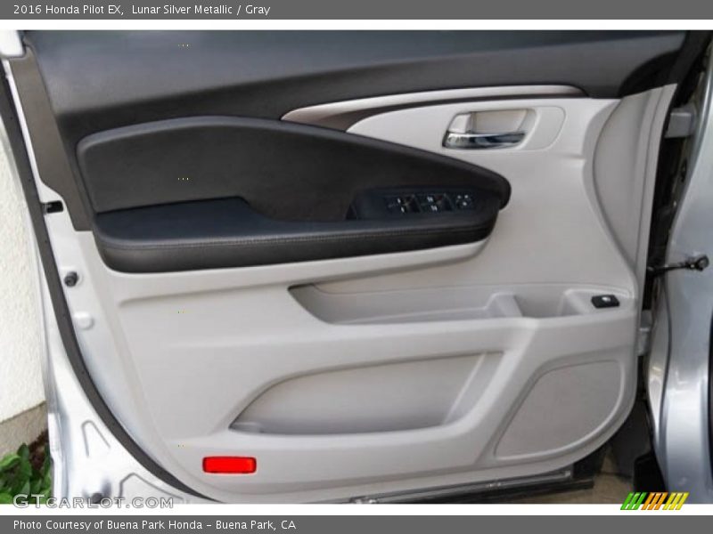 Lunar Silver Metallic / Gray 2016 Honda Pilot EX