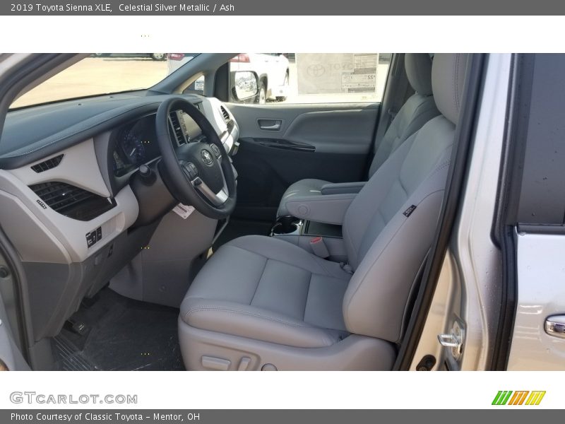 Celestial Silver Metallic / Ash 2019 Toyota Sienna XLE