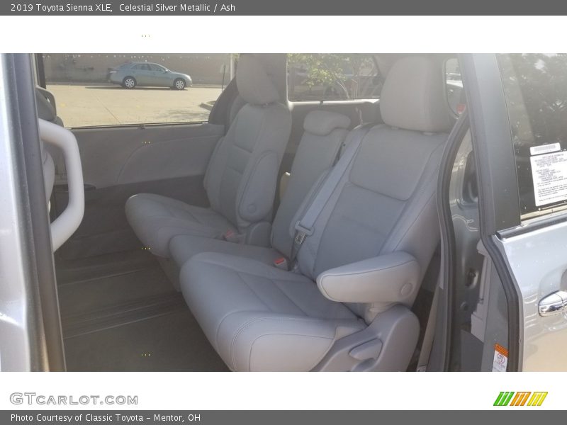 Celestial Silver Metallic / Ash 2019 Toyota Sienna XLE