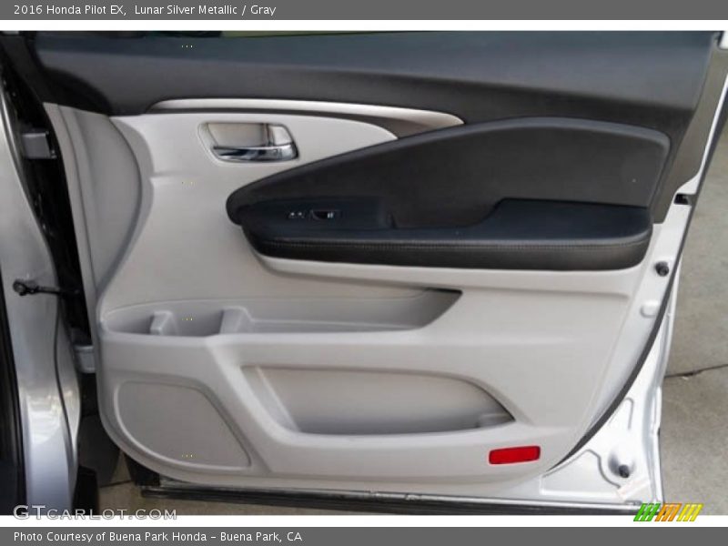 Lunar Silver Metallic / Gray 2016 Honda Pilot EX