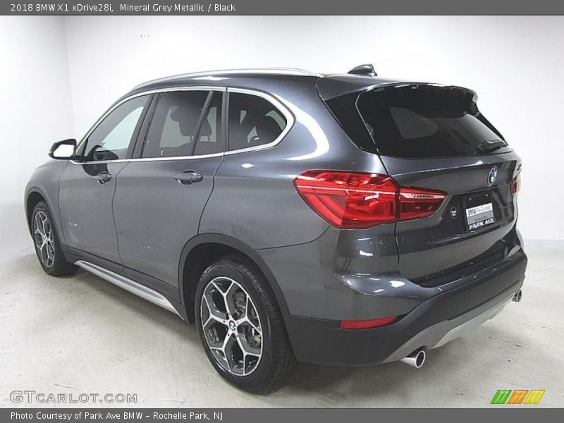 Mineral Grey Metallic / Black 2018 BMW X1 xDrive28i