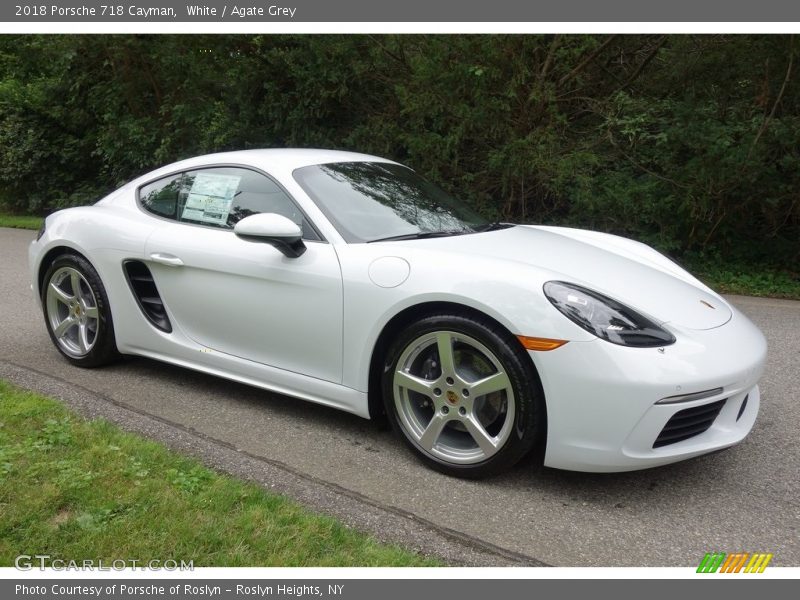 Front 3/4 View of 2018 718 Cayman 