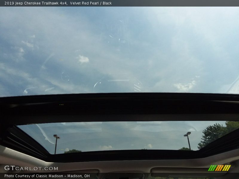 Velvet Red Pearl / Black 2019 Jeep Cherokee Trailhawk 4x4