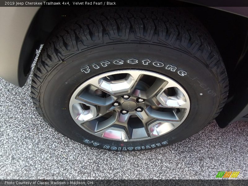 Velvet Red Pearl / Black 2019 Jeep Cherokee Trailhawk 4x4
