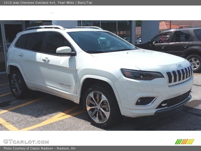 Pearl White / Black/Tan 2019 Jeep Cherokee Overland 4x4