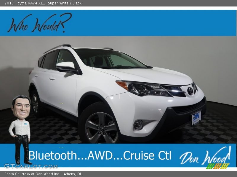 Super White / Black 2015 Toyota RAV4 XLE