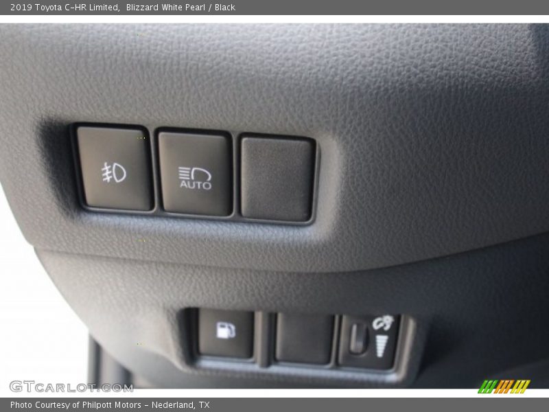 Blizzard White Pearl / Black 2019 Toyota C-HR Limited