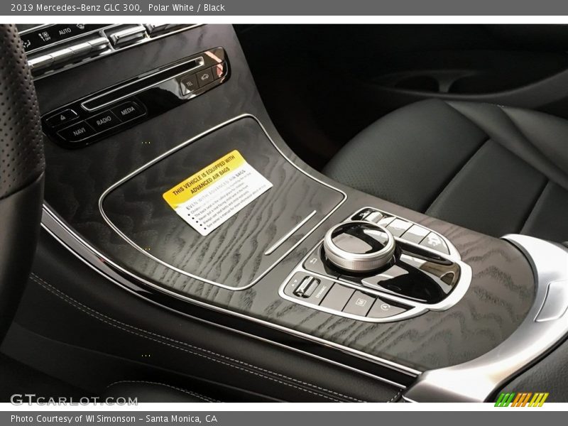 Polar White / Black 2019 Mercedes-Benz GLC 300