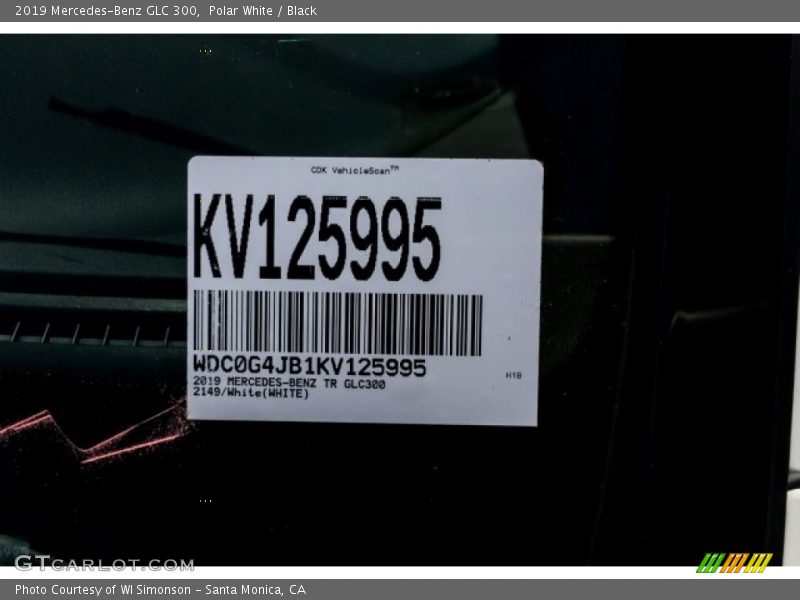 Polar White / Black 2019 Mercedes-Benz GLC 300