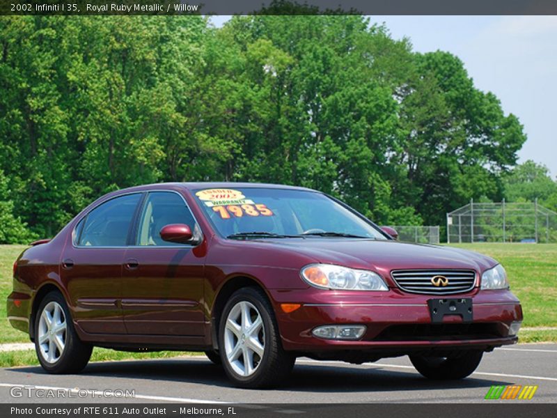 Royal Ruby Metallic / Willow 2002 Infiniti I 35