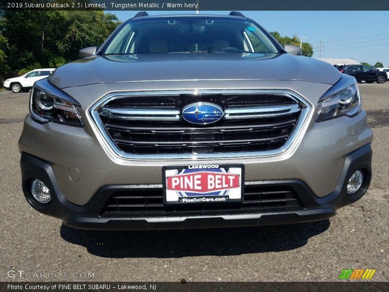 Tungsten Metallic / Warm Ivory 2019 Subaru Outback 2.5i Limited