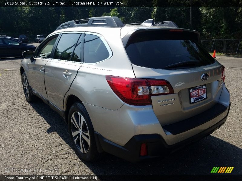 Tungsten Metallic / Warm Ivory 2019 Subaru Outback 2.5i Limited