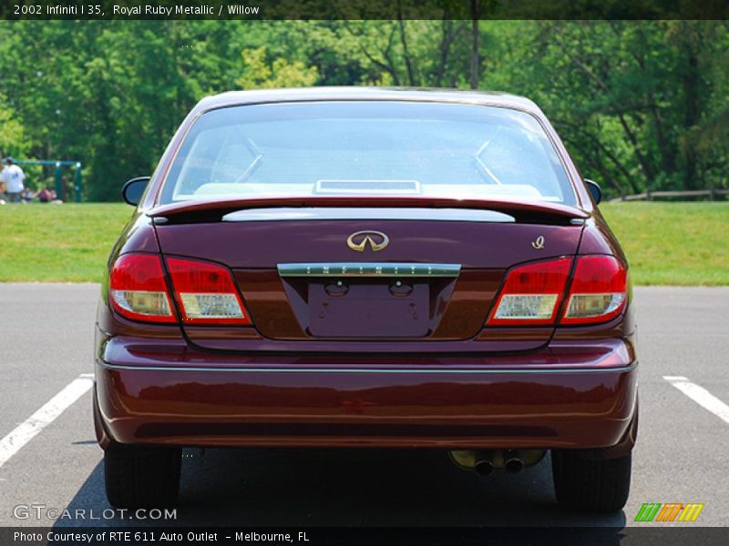 Royal Ruby Metallic / Willow 2002 Infiniti I 35