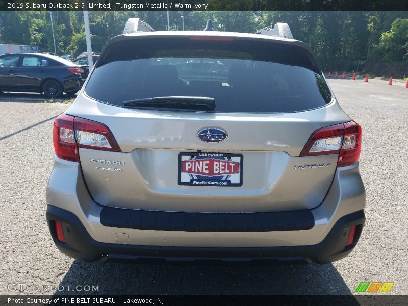 Tungsten Metallic / Warm Ivory 2019 Subaru Outback 2.5i Limited