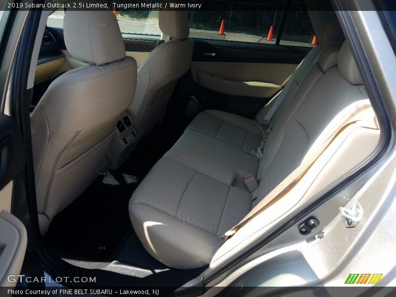 Tungsten Metallic / Warm Ivory 2019 Subaru Outback 2.5i Limited