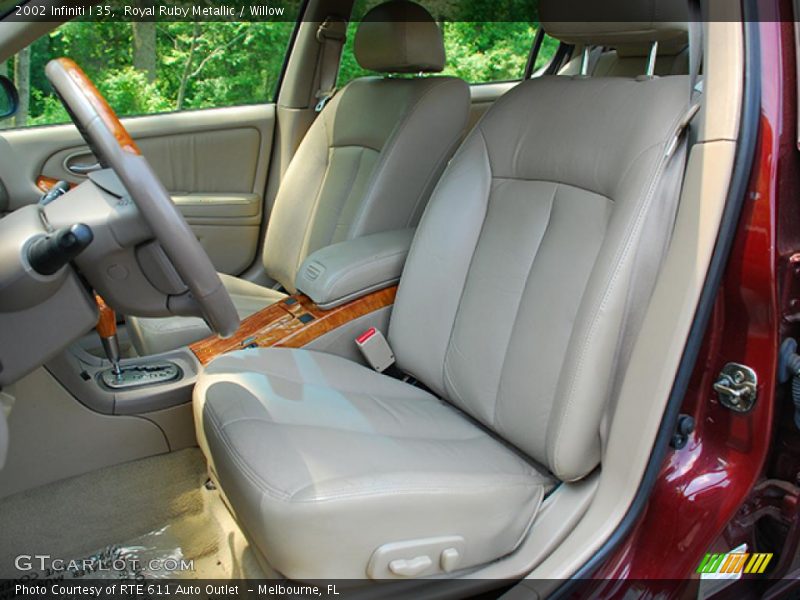 Royal Ruby Metallic / Willow 2002 Infiniti I 35