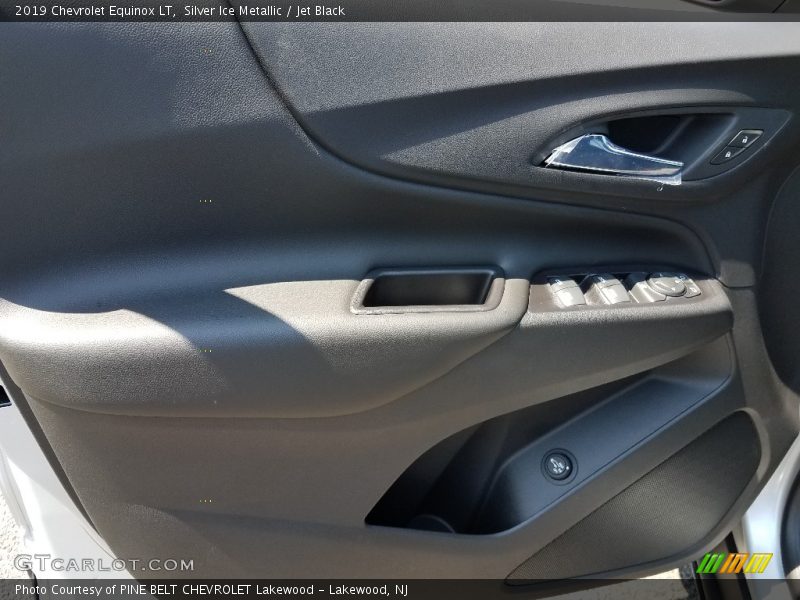 Silver Ice Metallic / Jet Black 2019 Chevrolet Equinox LT