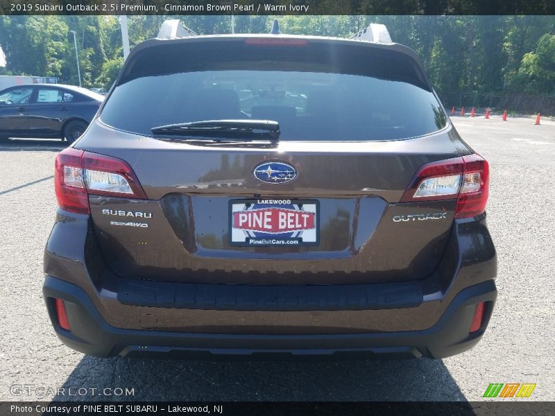 Cinnamon Brown Pearl / Warm Ivory 2019 Subaru Outback 2.5i Premium