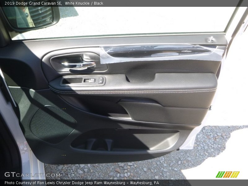 White Knuckle / Black 2019 Dodge Grand Caravan SE