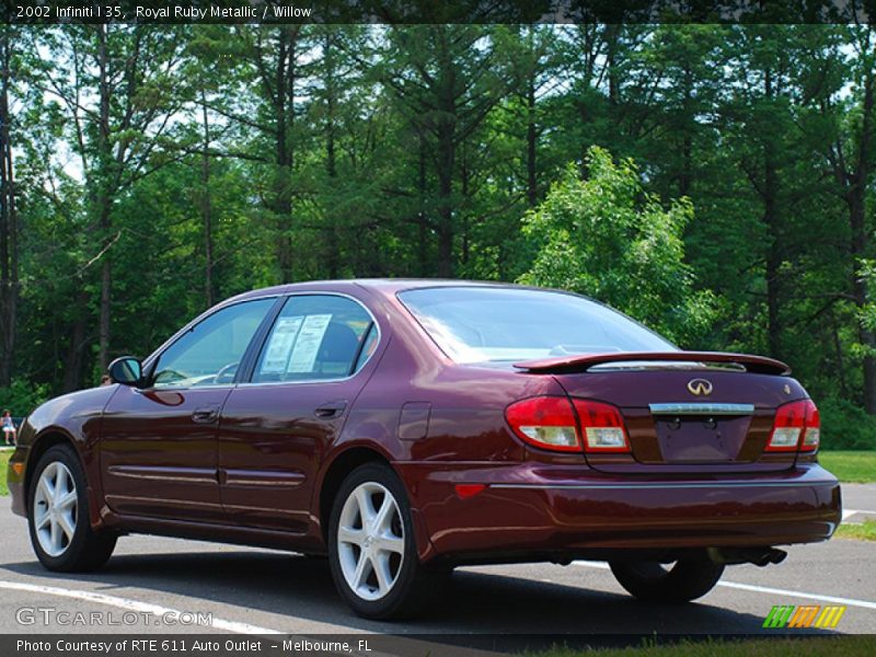 Royal Ruby Metallic / Willow 2002 Infiniti I 35
