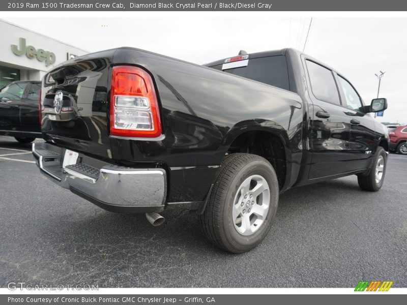 Diamond Black Crystal Pearl / Black/Diesel Gray 2019 Ram 1500 Tradesman Crew Cab