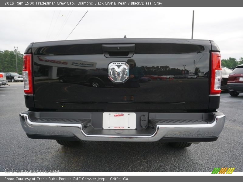 Diamond Black Crystal Pearl / Black/Diesel Gray 2019 Ram 1500 Tradesman Crew Cab