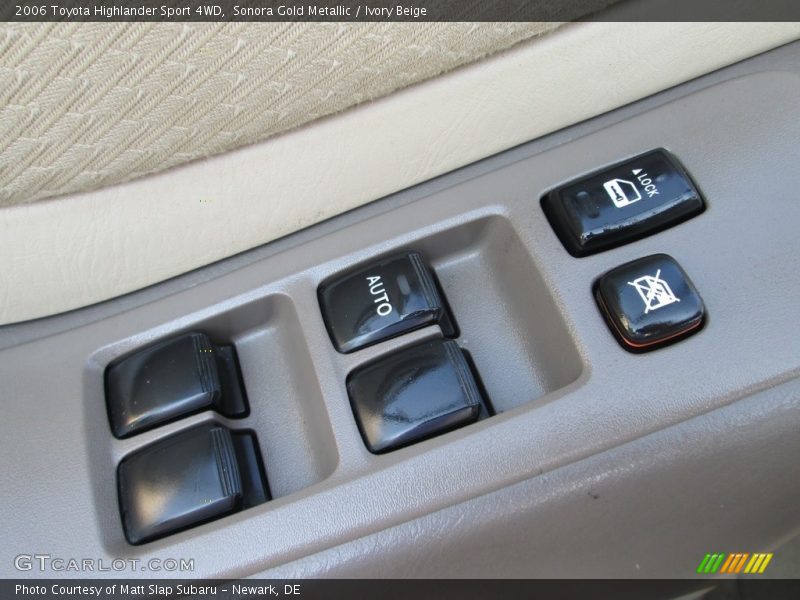 Sonora Gold Metallic / Ivory Beige 2006 Toyota Highlander Sport 4WD