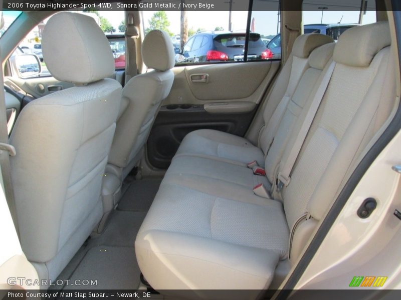 Sonora Gold Metallic / Ivory Beige 2006 Toyota Highlander Sport 4WD