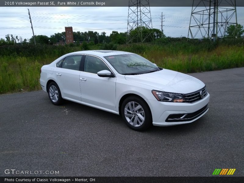 Pure White / Cornsilk Beige 2018 Volkswagen Passat SE