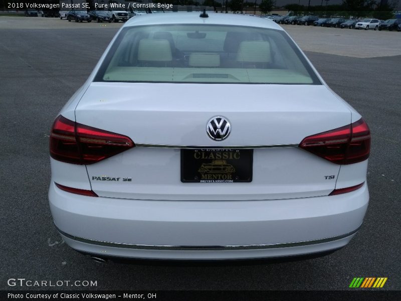 Pure White / Cornsilk Beige 2018 Volkswagen Passat SE