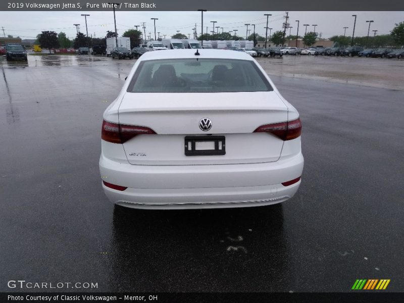 Pure White / Titan Black 2019 Volkswagen Jetta S
